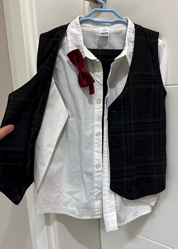 Düğmeli Çocuk Yelek ve Beyaz Gömlek Takımı - Görsel 2