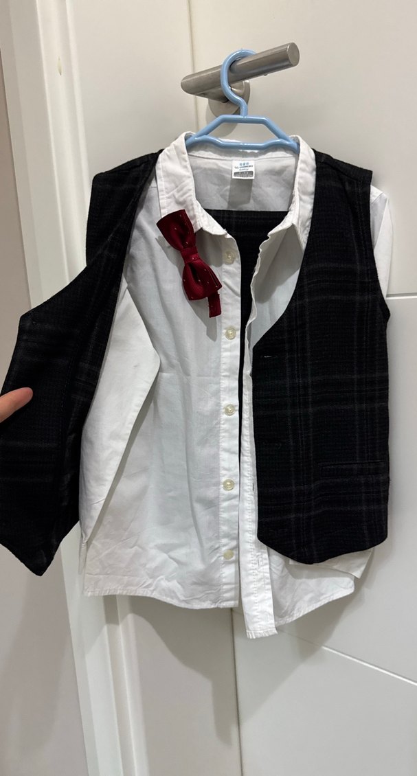 Düğmeli Çocuk Yelek ve Beyaz Gömlek Takımı - Görsel 2