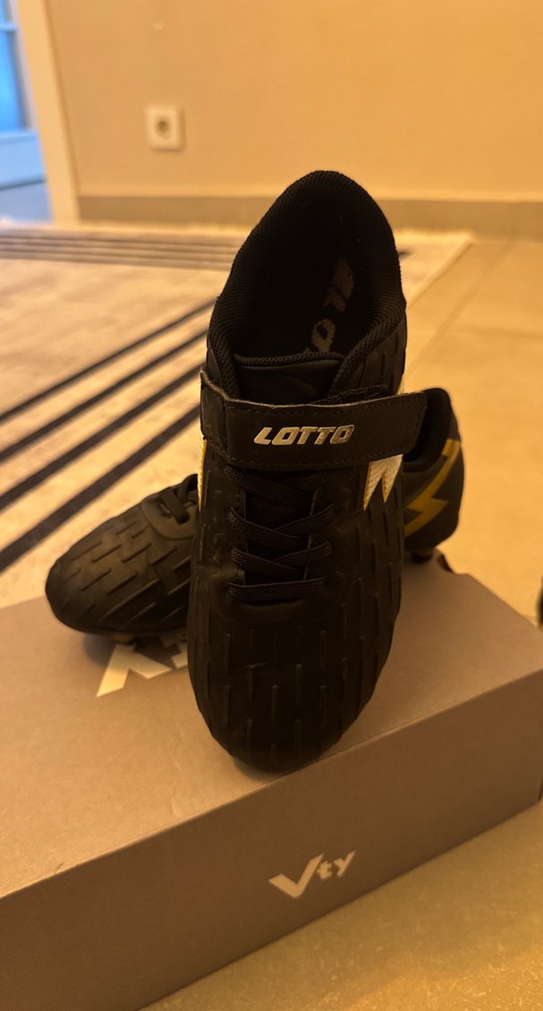 Erkek cocuk futbol  Ayakkabısı - Görsel 3