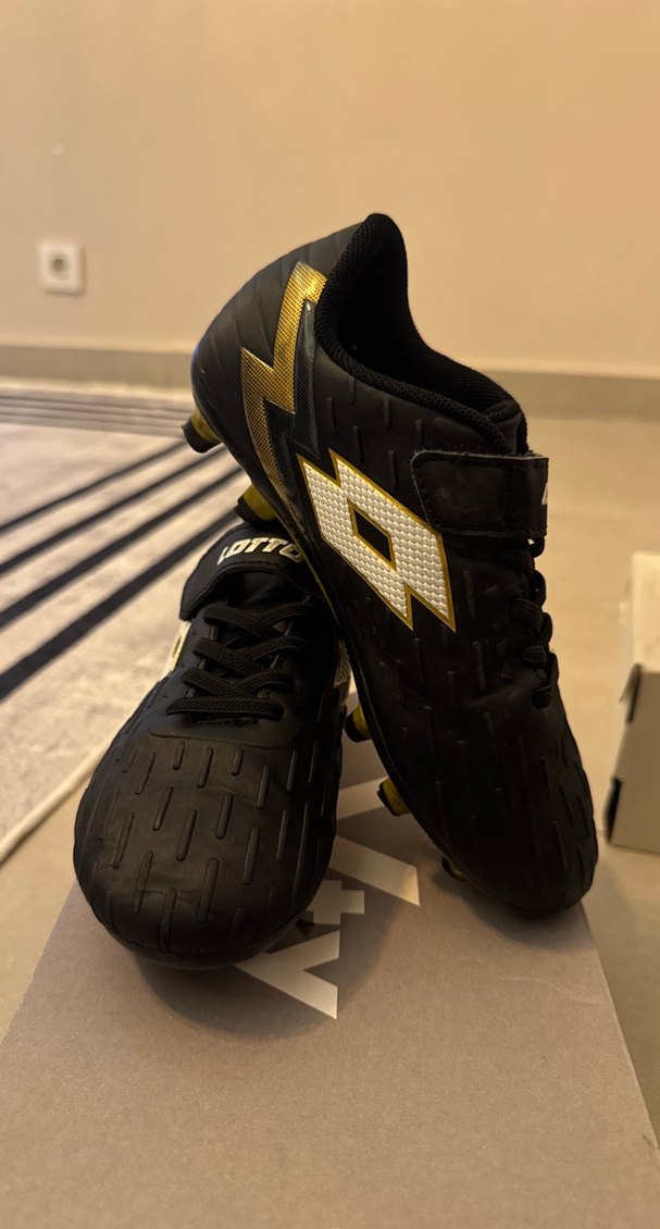 Erkek cocuk futbol  Ayakkabısı - Görsel 2