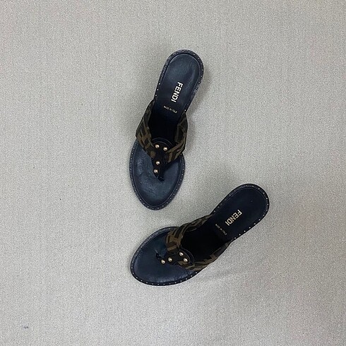 37,5 Beden Fendi Sandalet