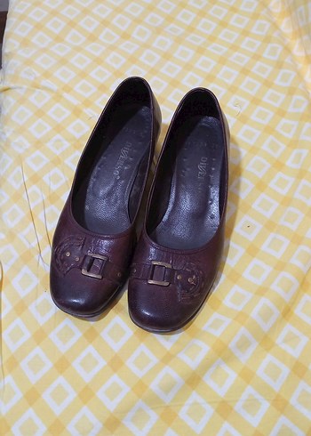 Kahverengi Deri Tokalı Topuklu Kadın Ayakkabı - Görsel 2