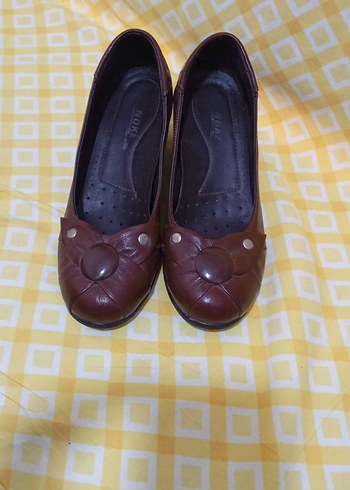 Kahverengi Deri Dolgu Topuklu Kadın Ayakkabı - Görsel 2