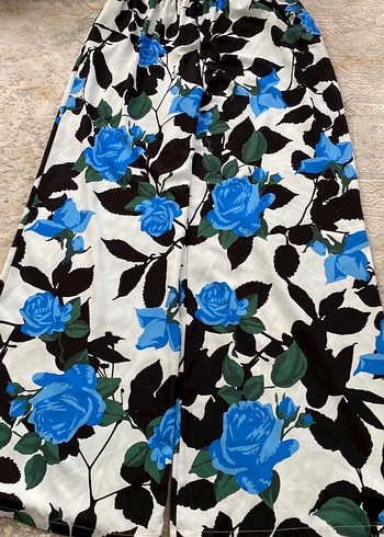 Zara Mavi Çiçekli Piliseli Kadın Pantolon