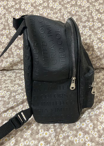 Siyah Deri Fermuarlı Kadın Sırt Çantası - Görsel 2