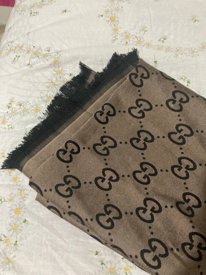 Çift taraflı gucci şal - Görsel 2
