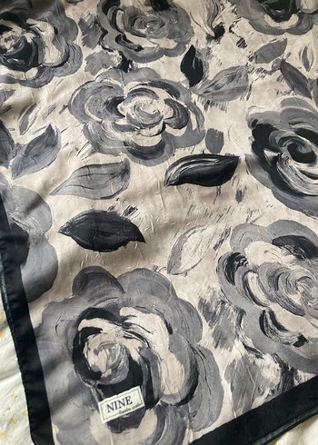 Çiçek Desenli Kadın Şal - Görsel 2