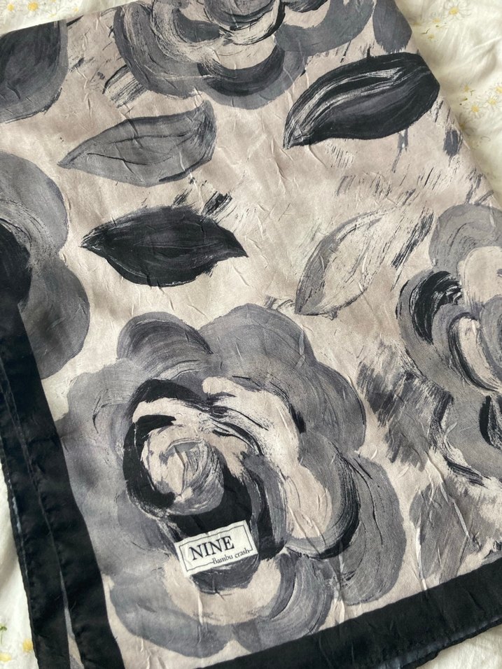 Çiçek Desenli Kadın Şal - Görsel 3