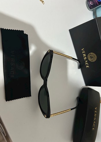 Versace Zincir Detaylı Siyah Kadın Güneş Gözlüğü - Görsel 2