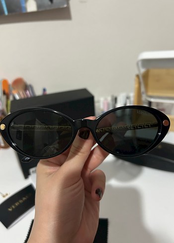 Versace Zincir Detaylı Siyah Kadın Güneş Gözlüğü - Görsel 4