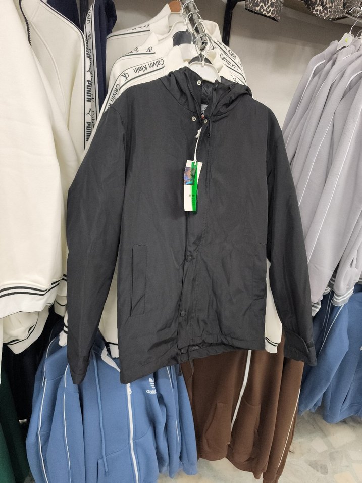 siyah Kapüşonlu Rahat Kesim Erkek Mont - Görsel 2