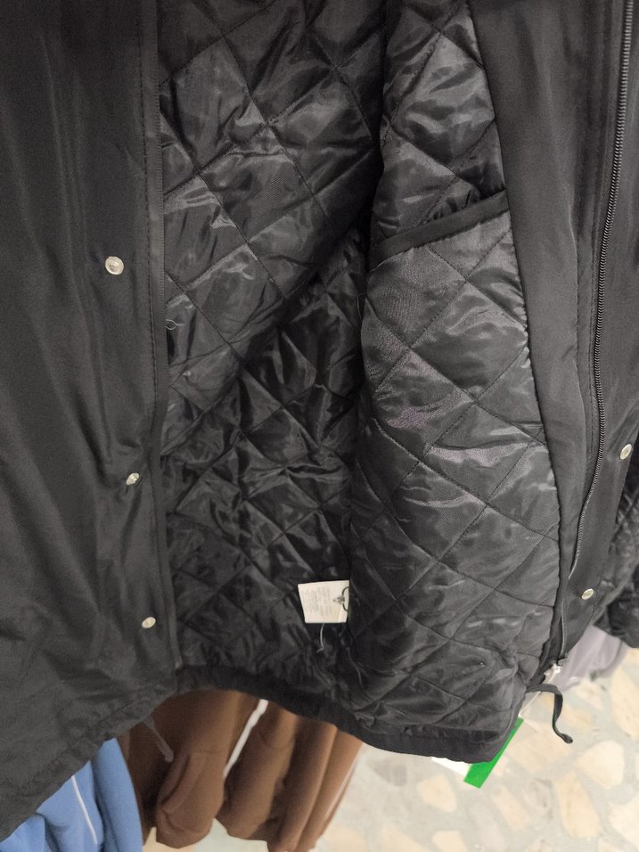 siyah Kapüşonlu Rahat Kesim Erkek Mont - Görsel 5