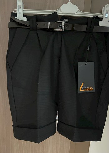 Deri Kemerli Siyah Kadın Bermuda Şort - Görsel 2