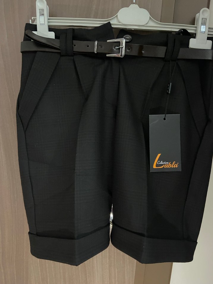 Deri Kemerli Siyah Kadın Bermuda Şort - Görsel 2