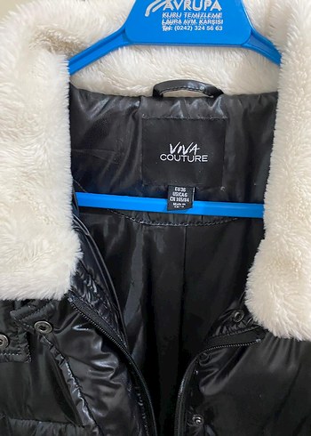 Kürk Detaylı Siyah Kadın Kısa Kışlık Mont - Görsel 2