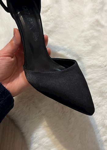 40 Beden Siyah Parlak Yılan Desenli Seksi Stiletto