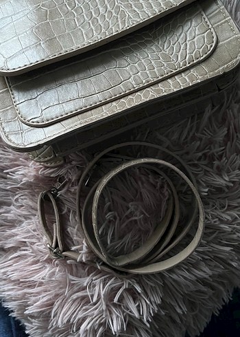 Krem Deri Yılan Desenli Zincir Detaylı Çanta - Görsel 3