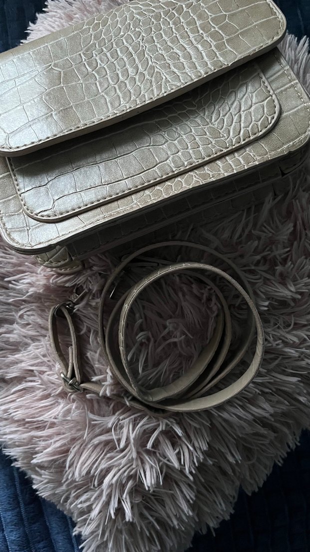 Krem Deri Yılan Desenli Zincir Detaylı Çanta - Görsel 3