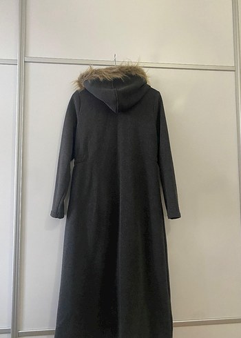 Kürk Detaylı Uzun Gri Kadın Kaban - Görsel 4