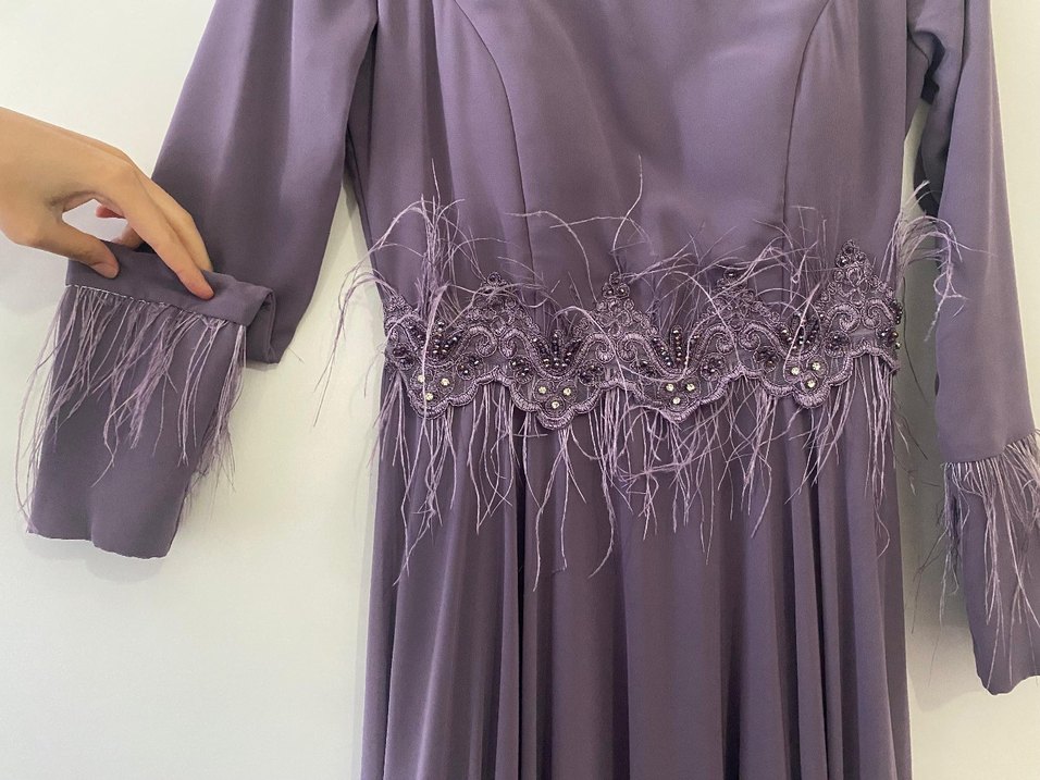 Uzun Kollu Mor İşlemeli Kadın Elbise - Görsel 3