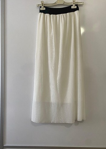 Beyaz Pileli Uzun Kadın Etek - Görsel 2
