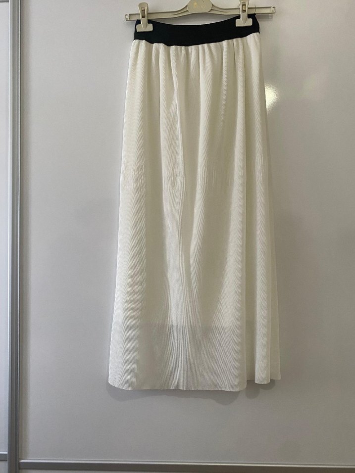 Beyaz Pileli Uzun Kadın Etek - Görsel 2