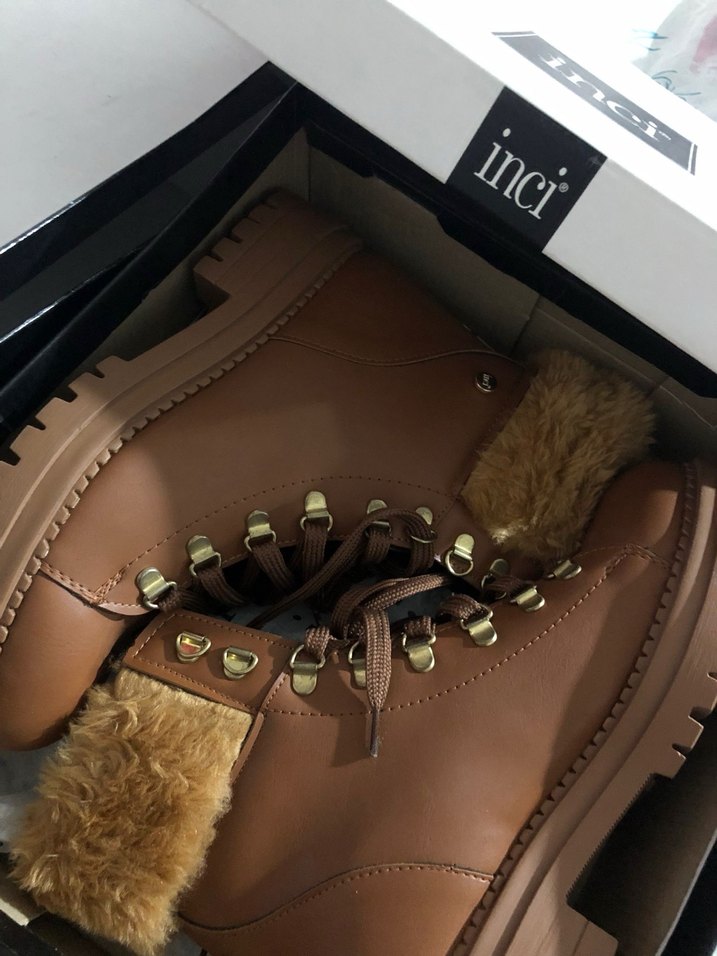 Kahverengi Deri Kadın Tabanlı Bot - Görsel 3