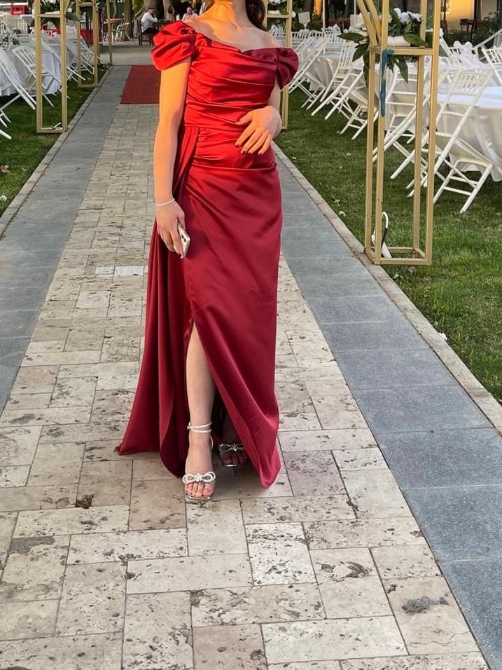 Bordo Saten Uzun Abiye bi sefer giyildi - Görsel 2