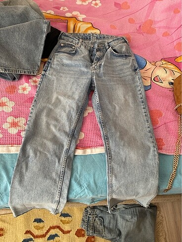 Pull and bear kesik paçalı straight jean