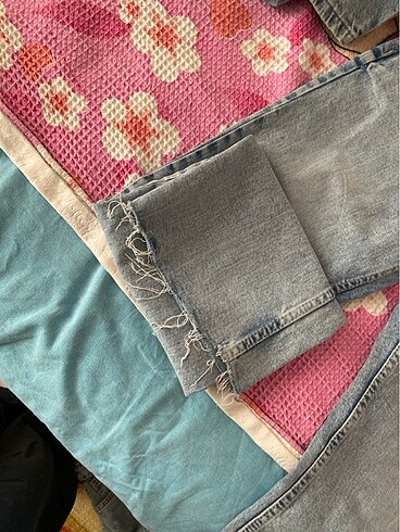 Pull and Bear Pull and bear kesik paçalı straight jean