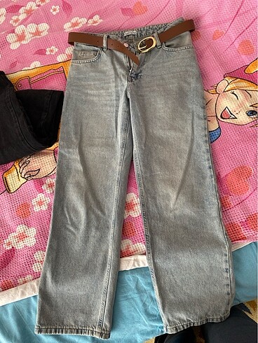 Defacto straight jean