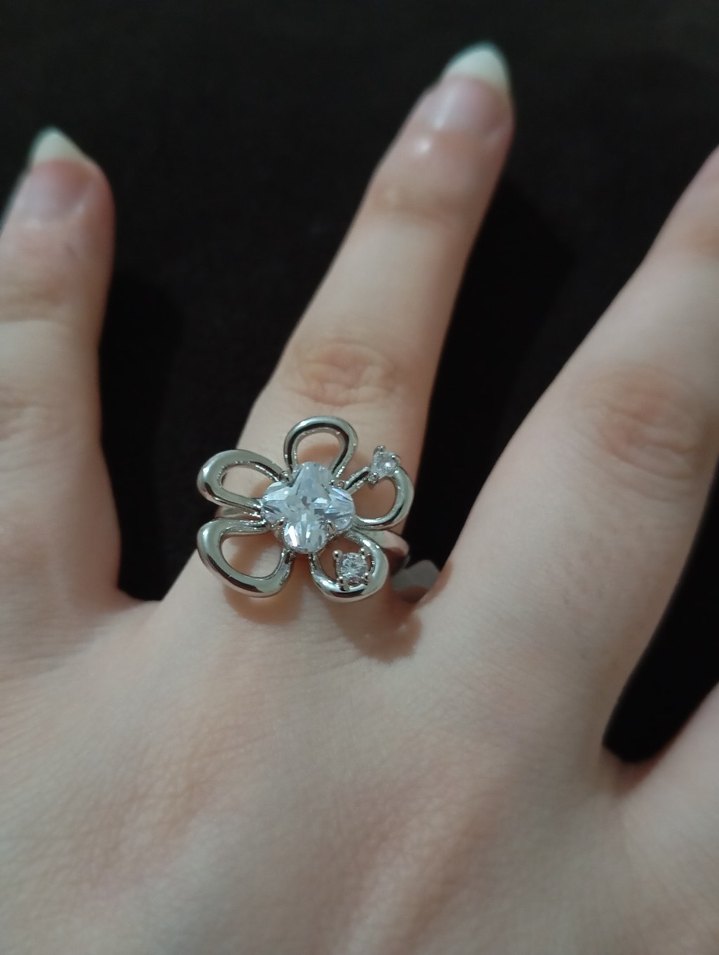 Çiçek Desenli Kadın Yüzük - Görsel 2