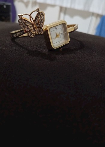 kelepçeli kelebek detaylı gold şık saat - Görsel 3