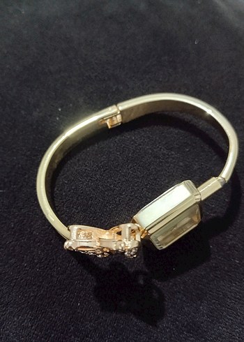 kelepçeli kelebek detaylı gold şık saat - Görsel 4