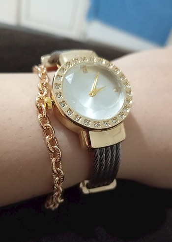 Zincir Detaylı Parlak Altın Kadın Kol Saati - Görsel 2