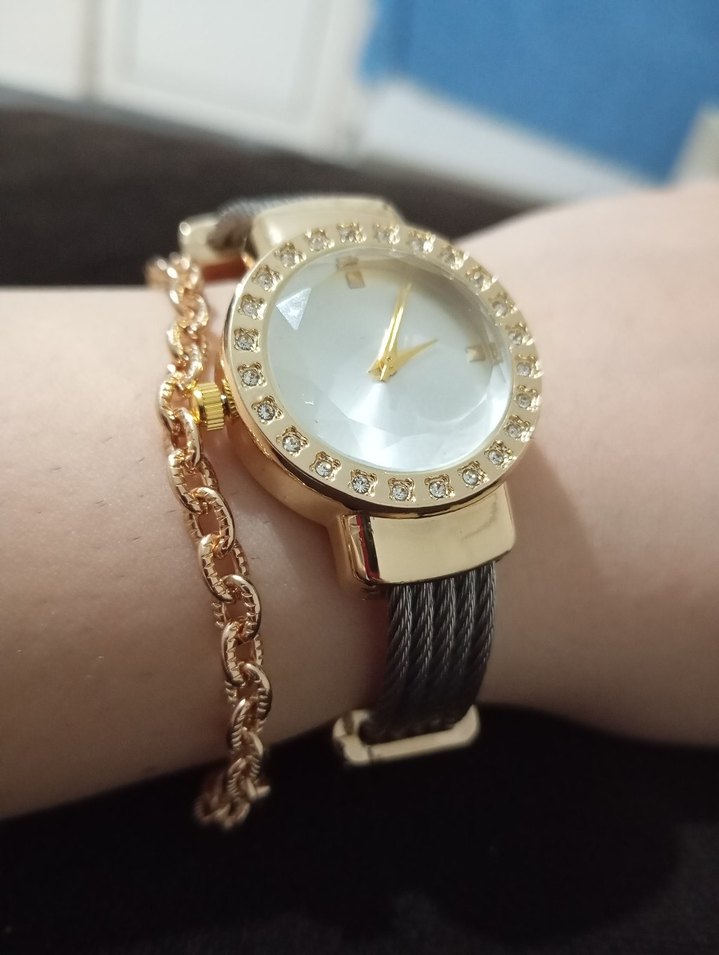 Zincir Detaylı Parlak Altın Kadın Kol Saati - Görsel 2