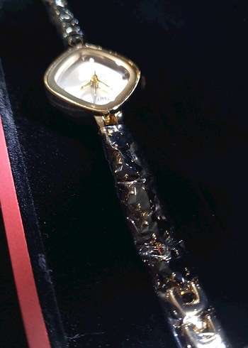 Klasik Gold Kadın Kol Saati - Görsel 3