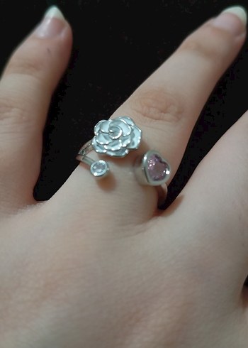 Pembe Çiçekli Kadın Yüzük Pırıltılı Tasarım - Görsel 3