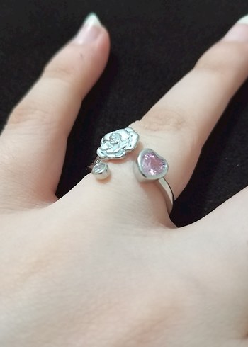 Pembe Çiçekli Kadın Yüzük Pırıltılı Tasarım - Görsel 2