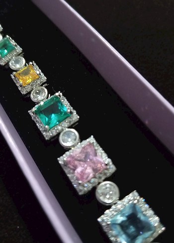 Renkli İşlemeli Payetli Kadın Bileklik - Görsel 4