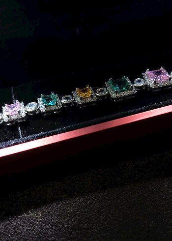 Renkli İşlemeli Payetli Kadın Bileklik - Görsel 3