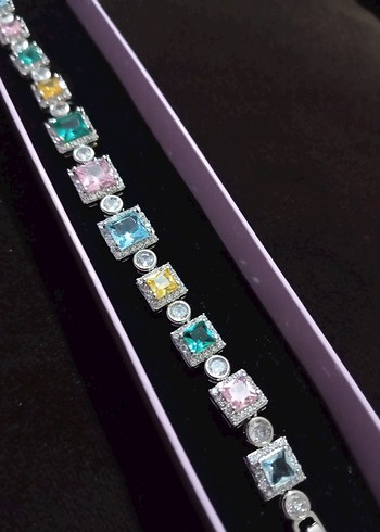 Renkli İşlemeli Payetli Kadın Bileklik - Görsel 5