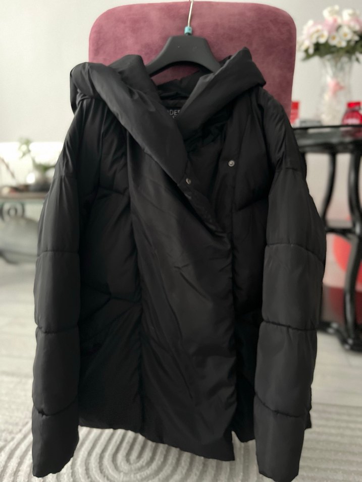 Düğmeli Siyah Kadın Midi Kış Montu - Görsel 3