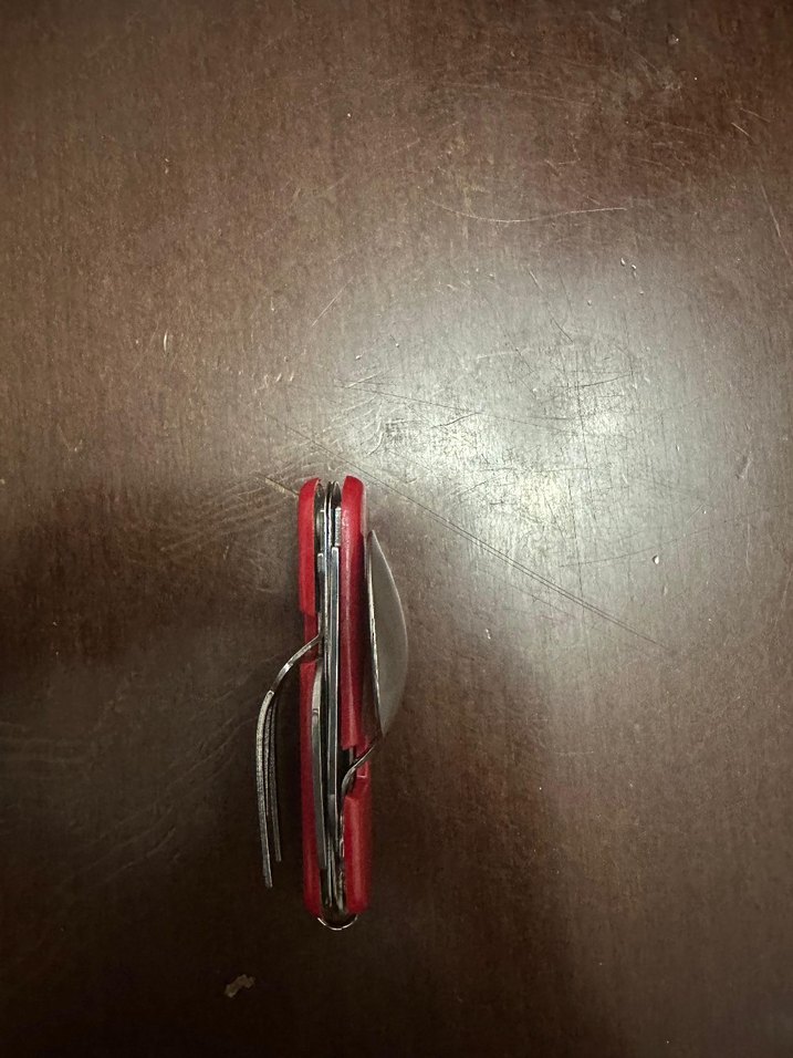 Kırmızı Çok Fonksiyonlu Katlanabilir Çakı - Görsel 3