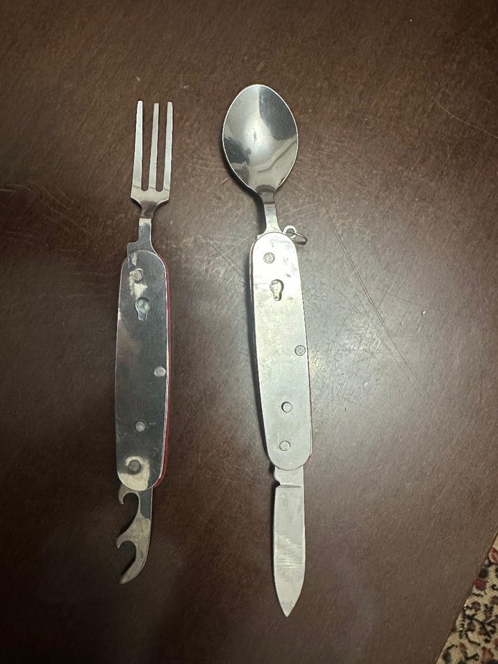 Kırmızı Çok Fonksiyonlu Katlanabilir Çakı - Görsel 2