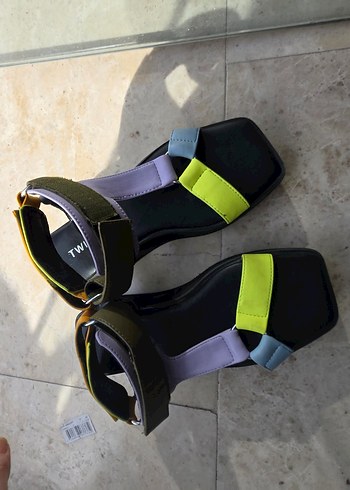 Twist Pastel Renkli Kadın Dolgu Topuklu Sandalet 37 - Görsel 2