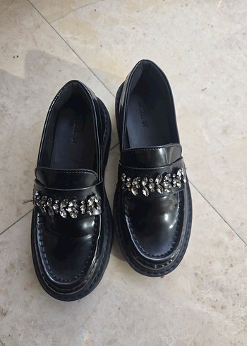 Zara Koz Çocuk Siyah Parlak Yılan Desenli Platform Loafer 34 - Görsel 5