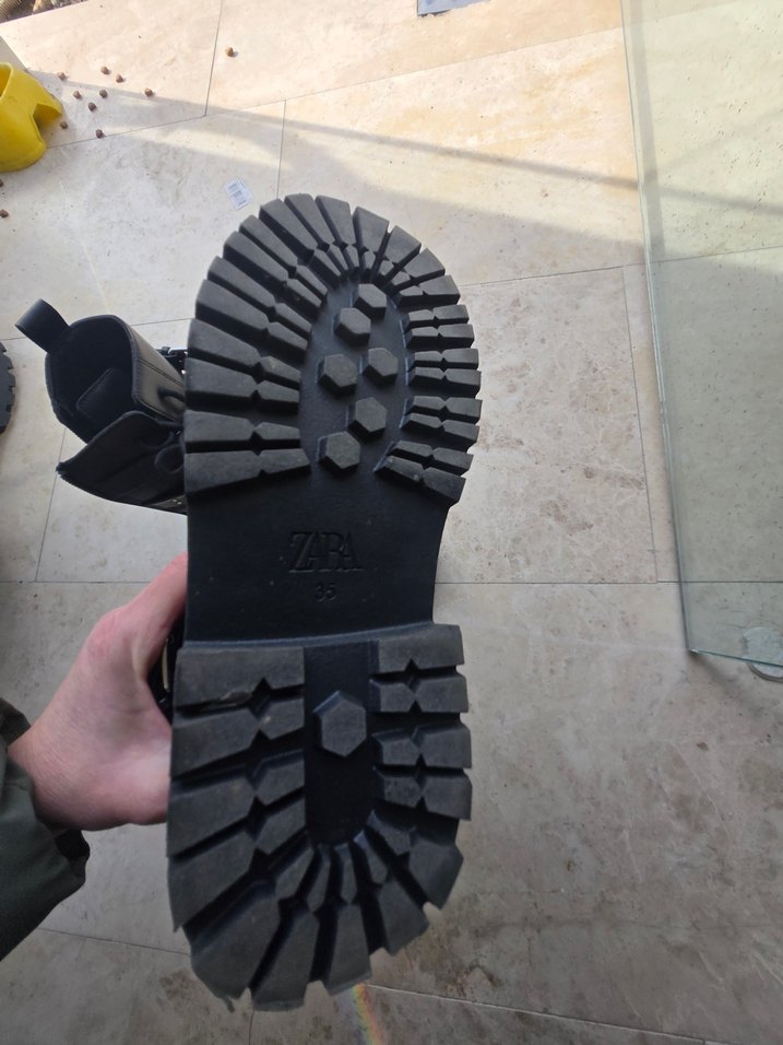 Zara Siyah Deri Tokalı Bot 35 - Görsel 4