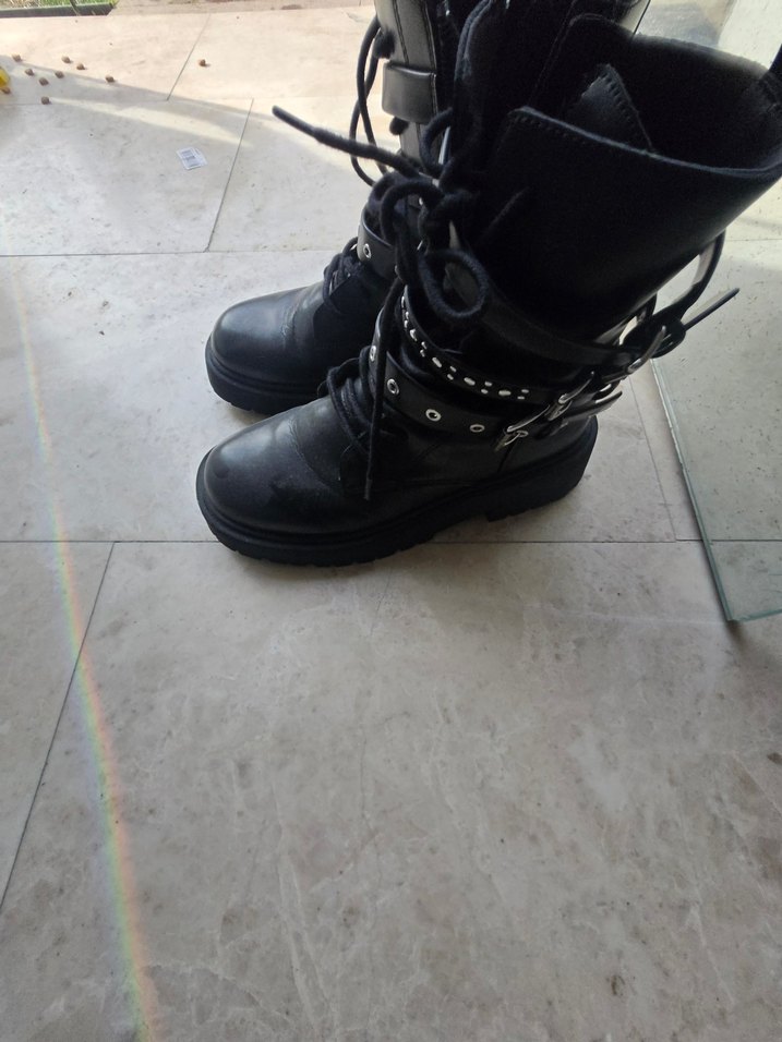 Zara Siyah Deri Tokalı Bot 35 - Görsel 2