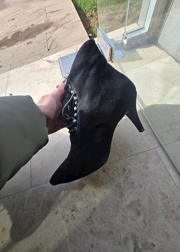 İpekyol Siyah Süet Goth Stiletto Topuklu Bot - Görsel 2